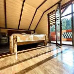 в обіймах гір アパート