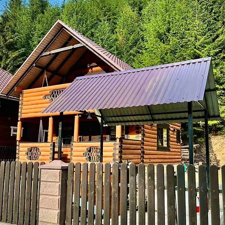 в обіймах гір * Synevyrsʼka Polyana