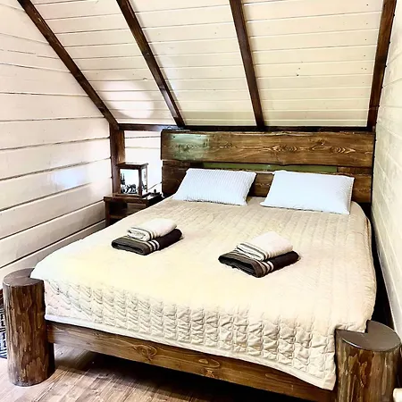 в обіймах гір * Synevyrsʼka Polyana