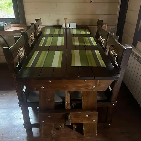 в обіймах гір *