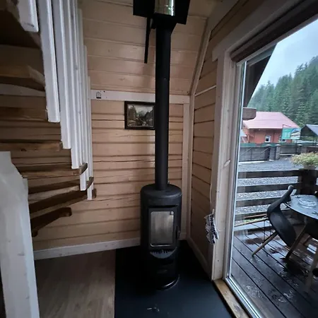 в обіймах гір