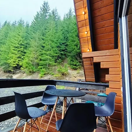 в обіймах гір *