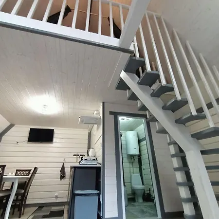 в обіймах гір Synevyrsʼka Polyana