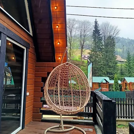 в обіймах гір * Synevyrsʼka Polyana