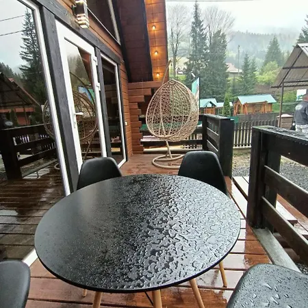 в обіймах гір Синевирская Поляна